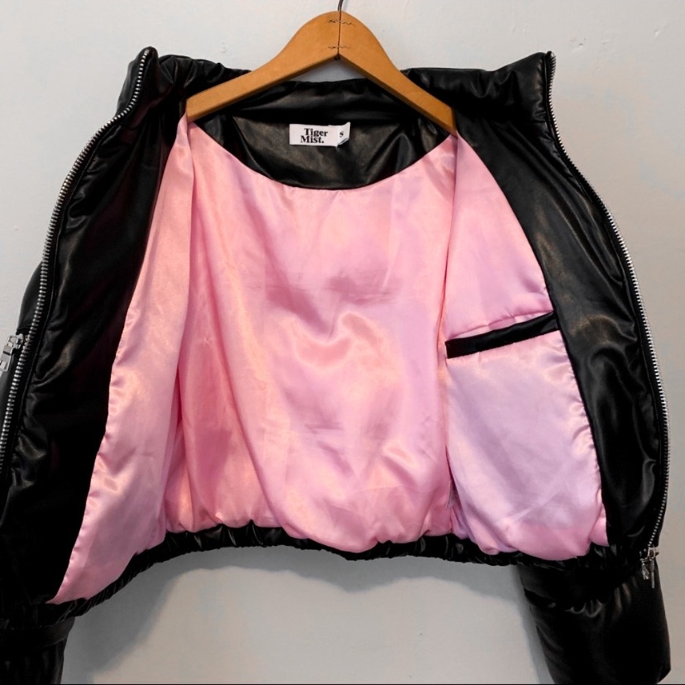 *SOLD* Cropped Black Puffer Jacket - Picture 7 of 8